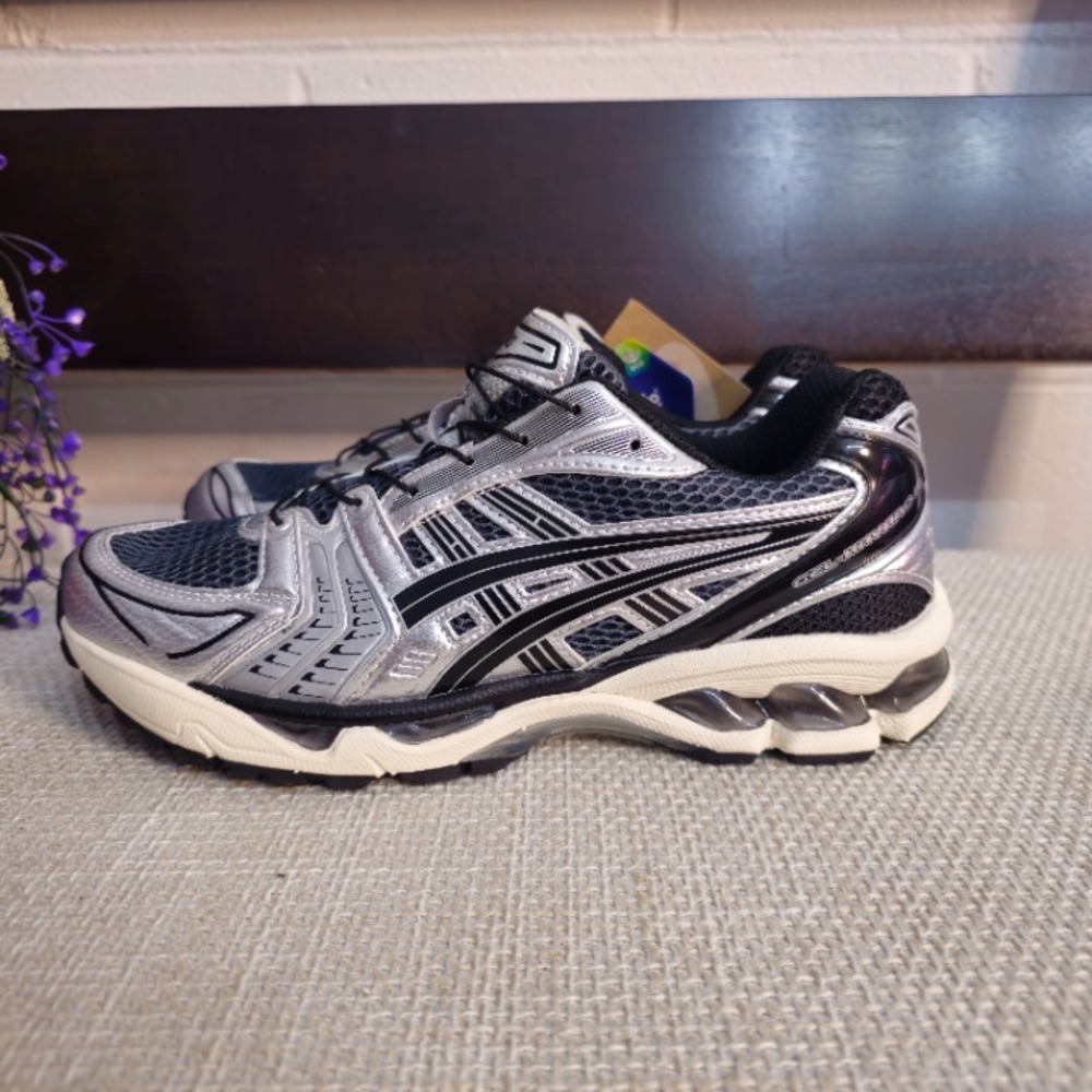 Gel Kayano 14 Sneakers Metallic Silver Black Slip On Chunky US 8.5 - Picture 3 of 6